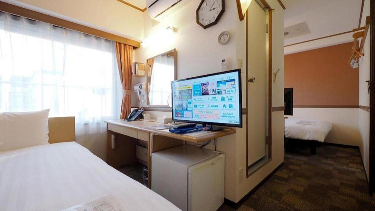 Toyoko Inn Sendai Nishi-Guchi Hirose-Dori מראה חיצוני תמונה
