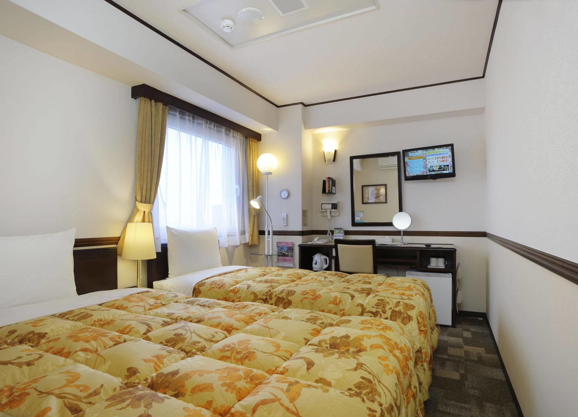 Toyoko Inn Sendai Nishi-Guchi Hirose-Dori מראה חיצוני תמונה