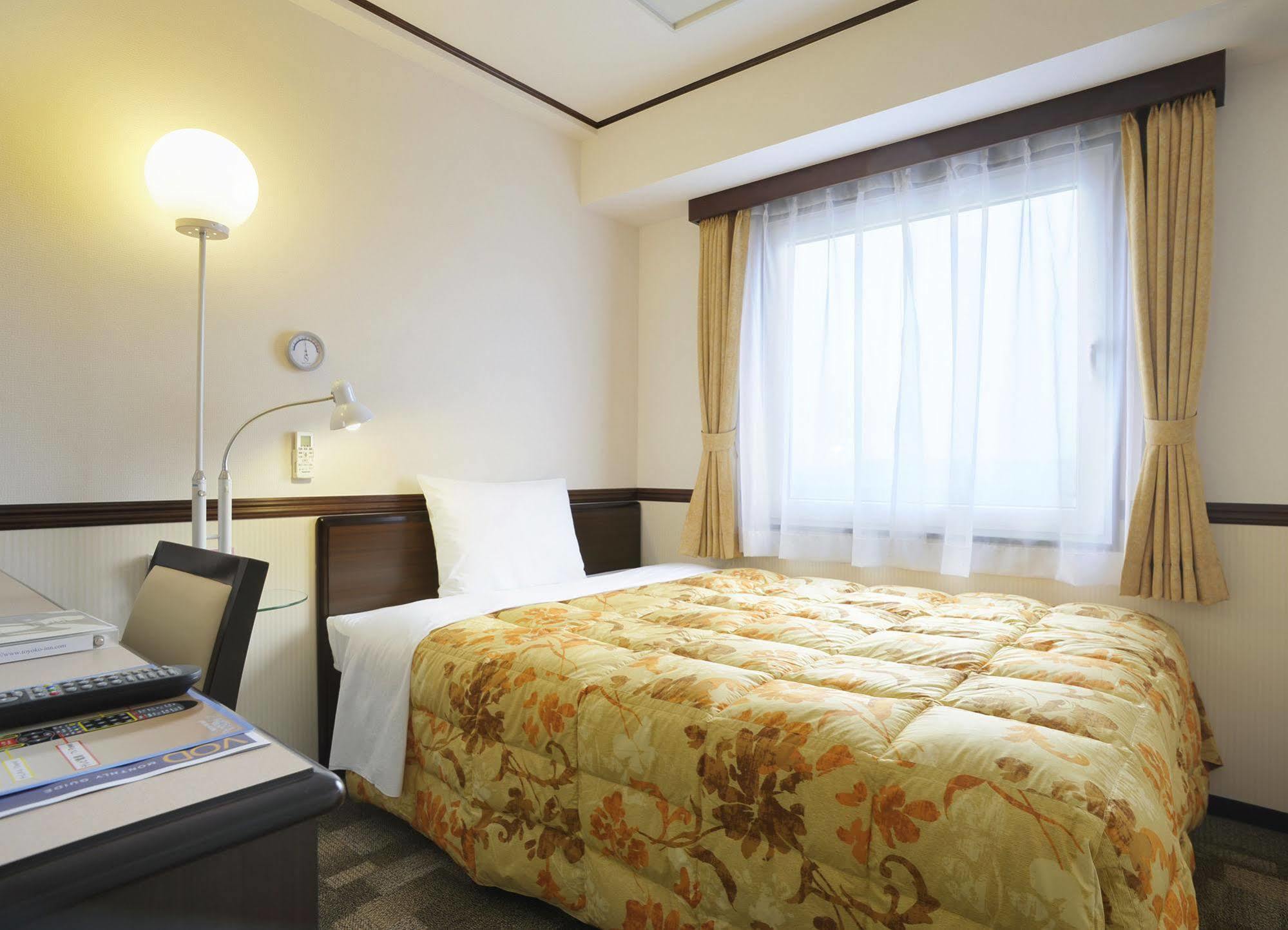 Toyoko Inn Sendai Nishi-Guchi Hirose-Dori מראה חיצוני תמונה