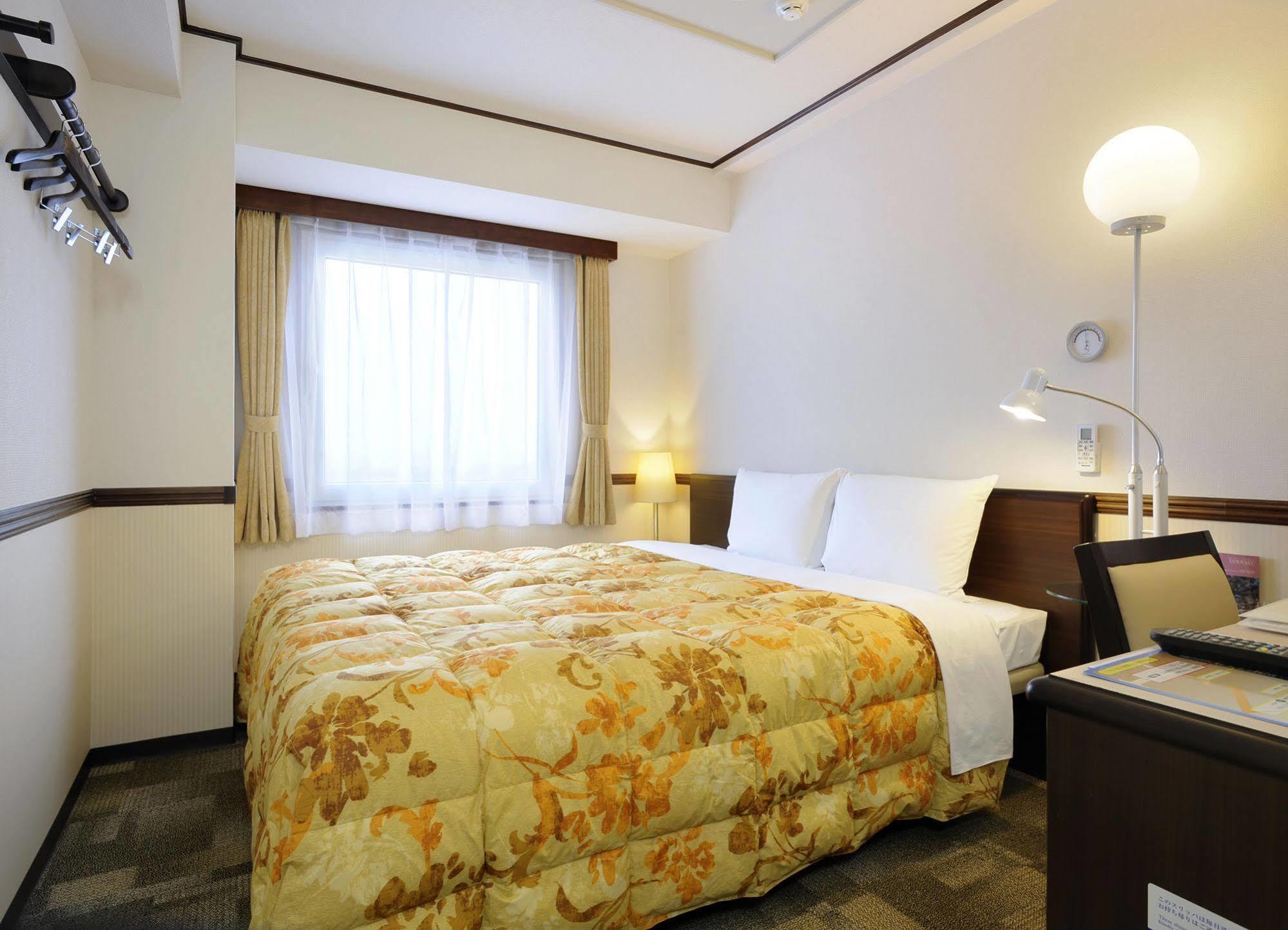 Toyoko Inn Sendai Nishi-Guchi Hirose-Dori מראה חיצוני תמונה