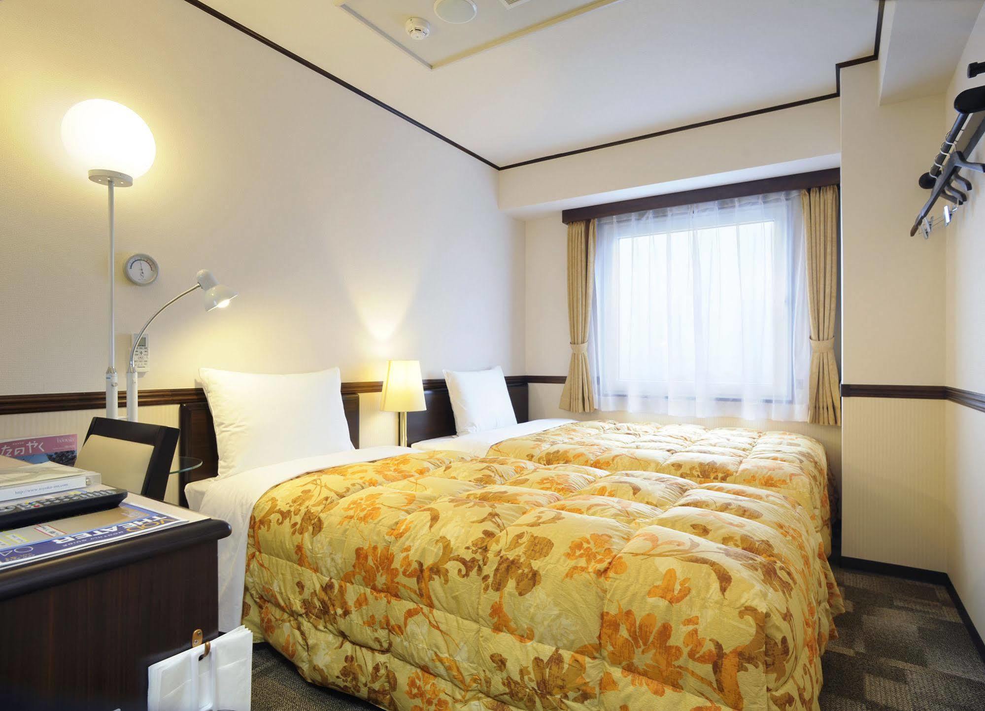 Toyoko Inn Sendai Nishi-Guchi Hirose-Dori מראה חיצוני תמונה