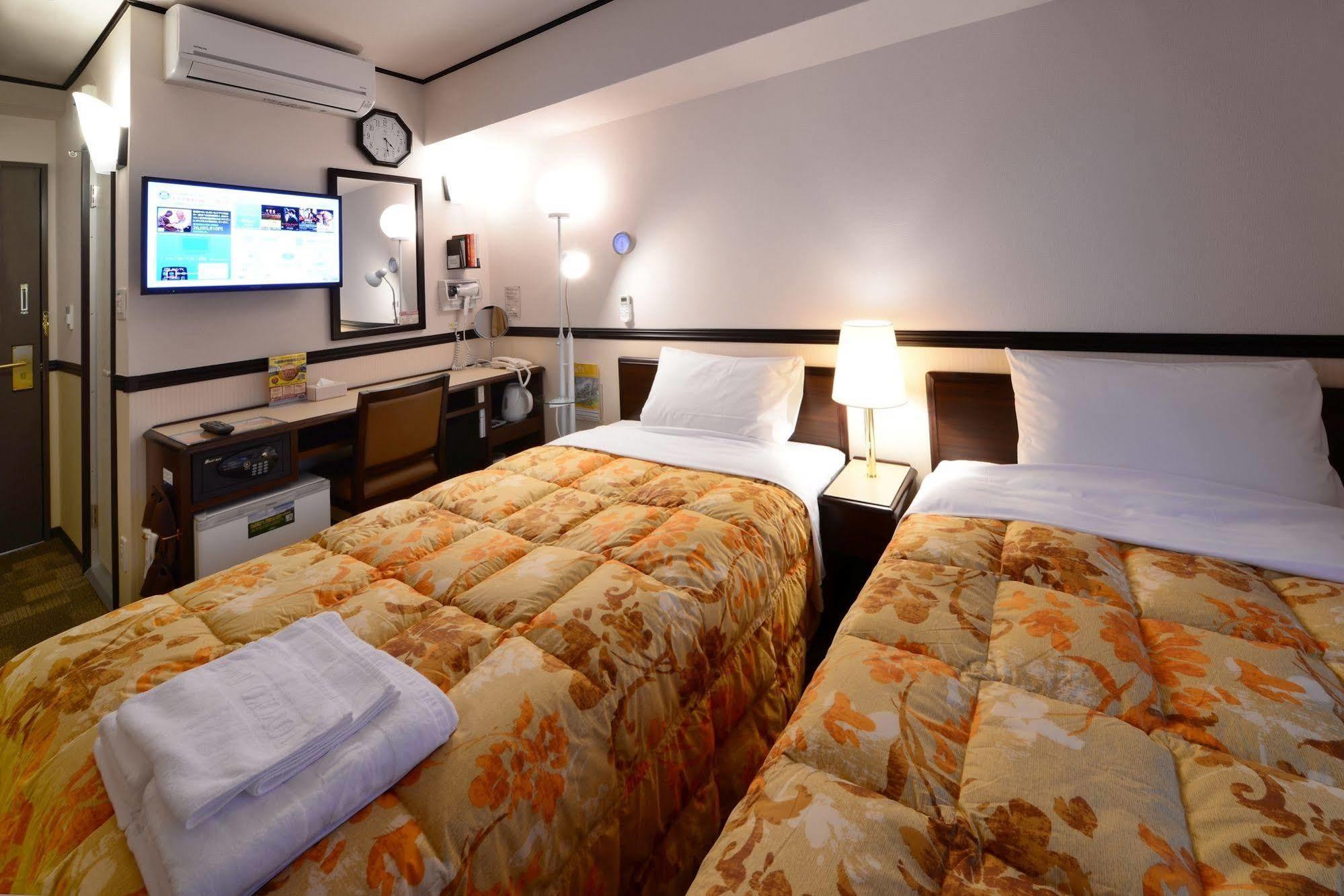 Toyoko Inn Sendai Nishi-Guchi Hirose-Dori מראה חיצוני תמונה