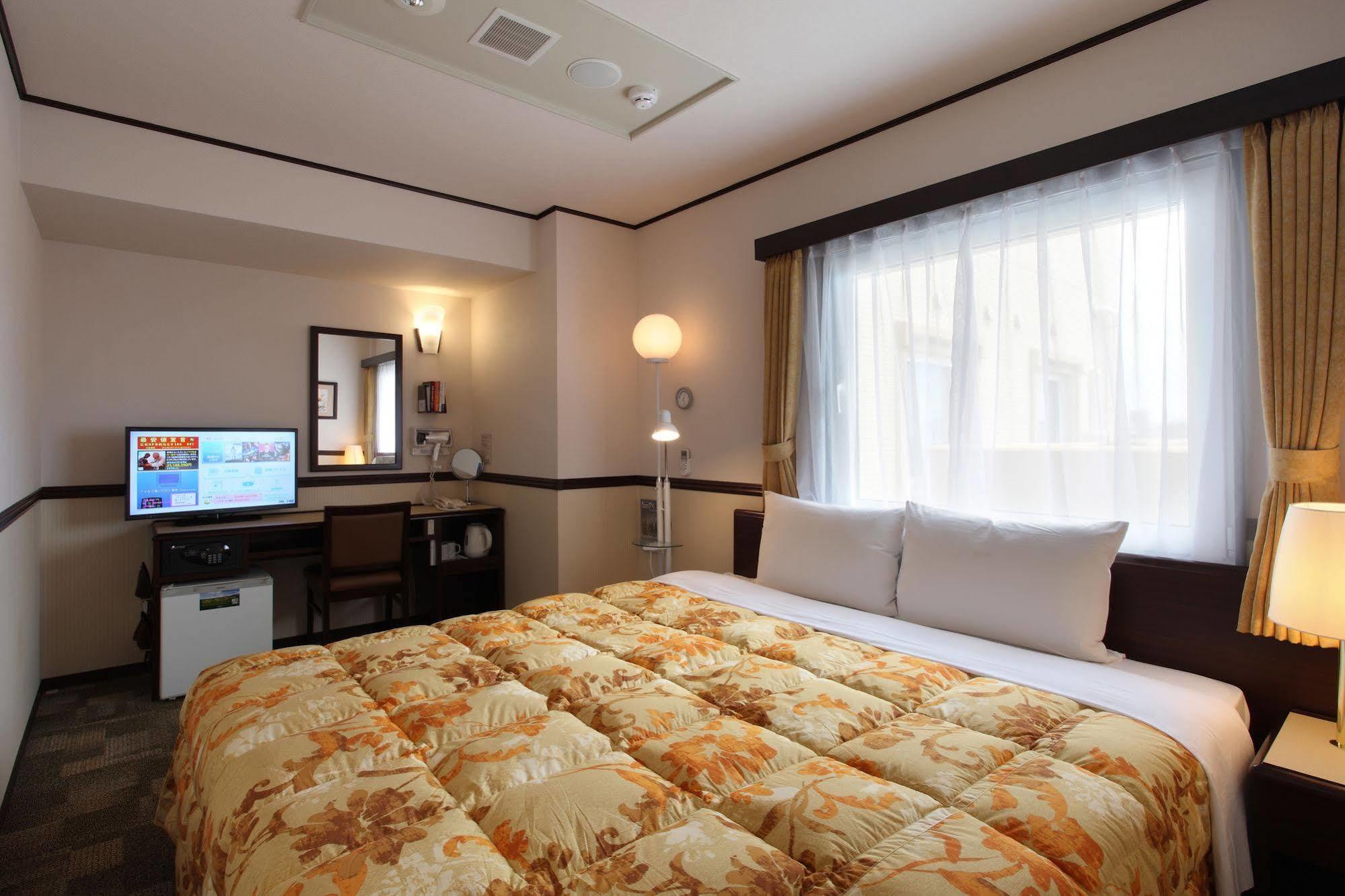 Toyoko Inn Sendai Nishi-Guchi Hirose-Dori מראה חיצוני תמונה